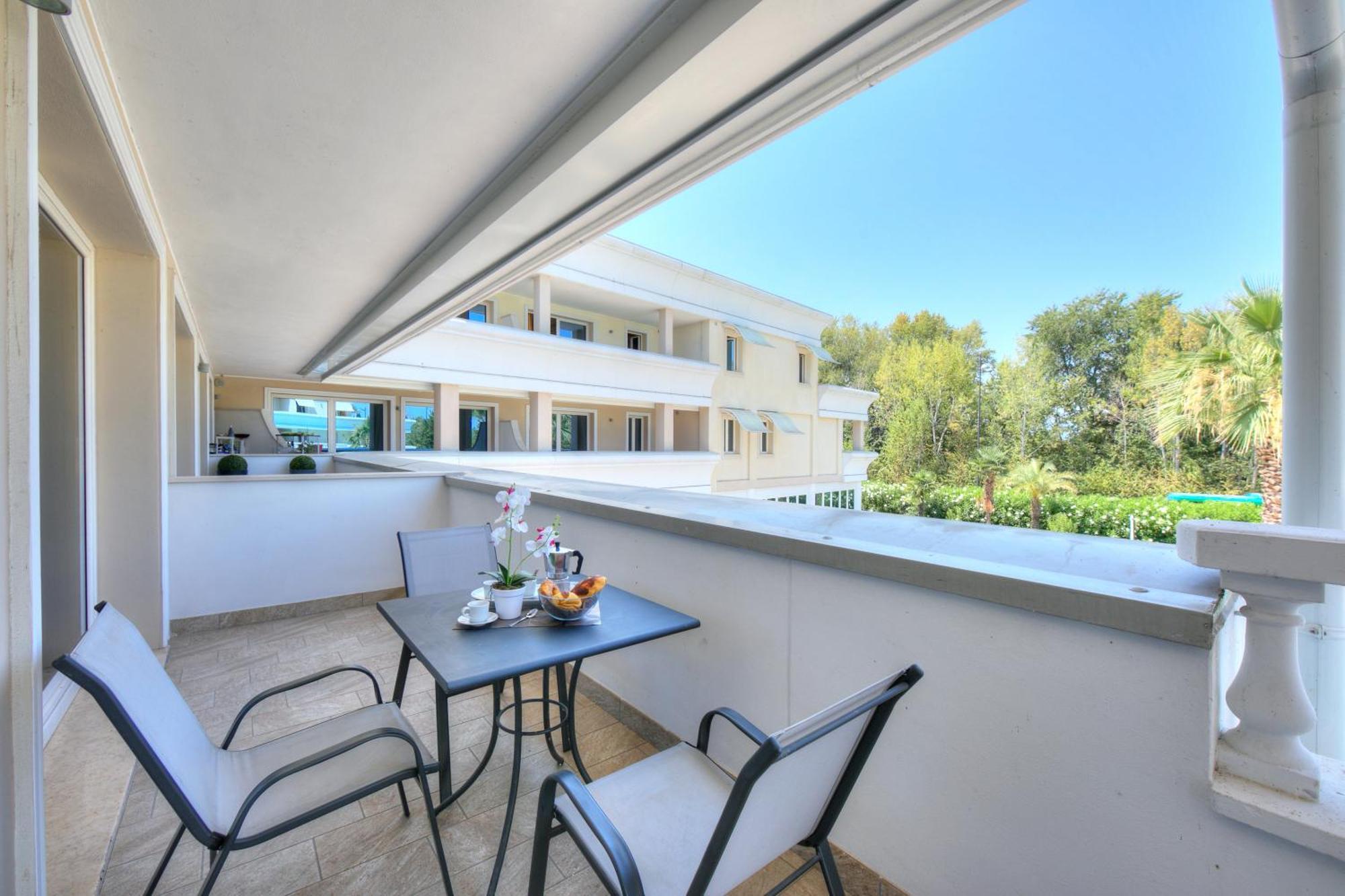 Rivoltella Apt With Pool 600M From Lake - Happy Rentals Desenzano del Garda Eksteriør billede